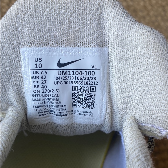 Nike Nike Air Winflo 9 Shield Womens DM1104 Sneakers Pale Ivory high Voltage EUC - Picture 11 of 11